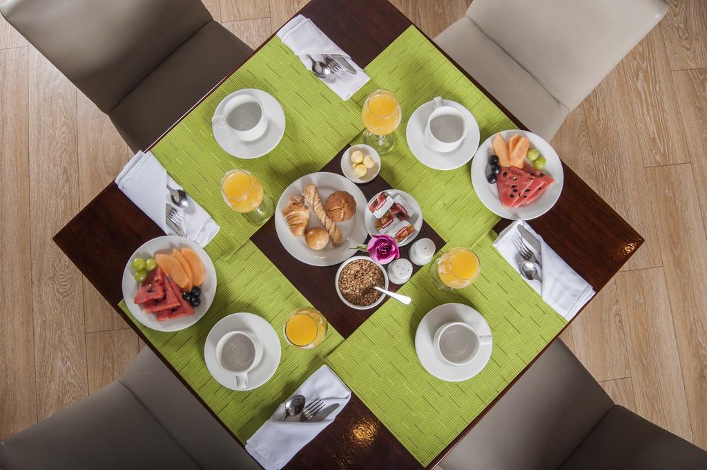 Hotel Reina Isabel Quito Luaran gambar