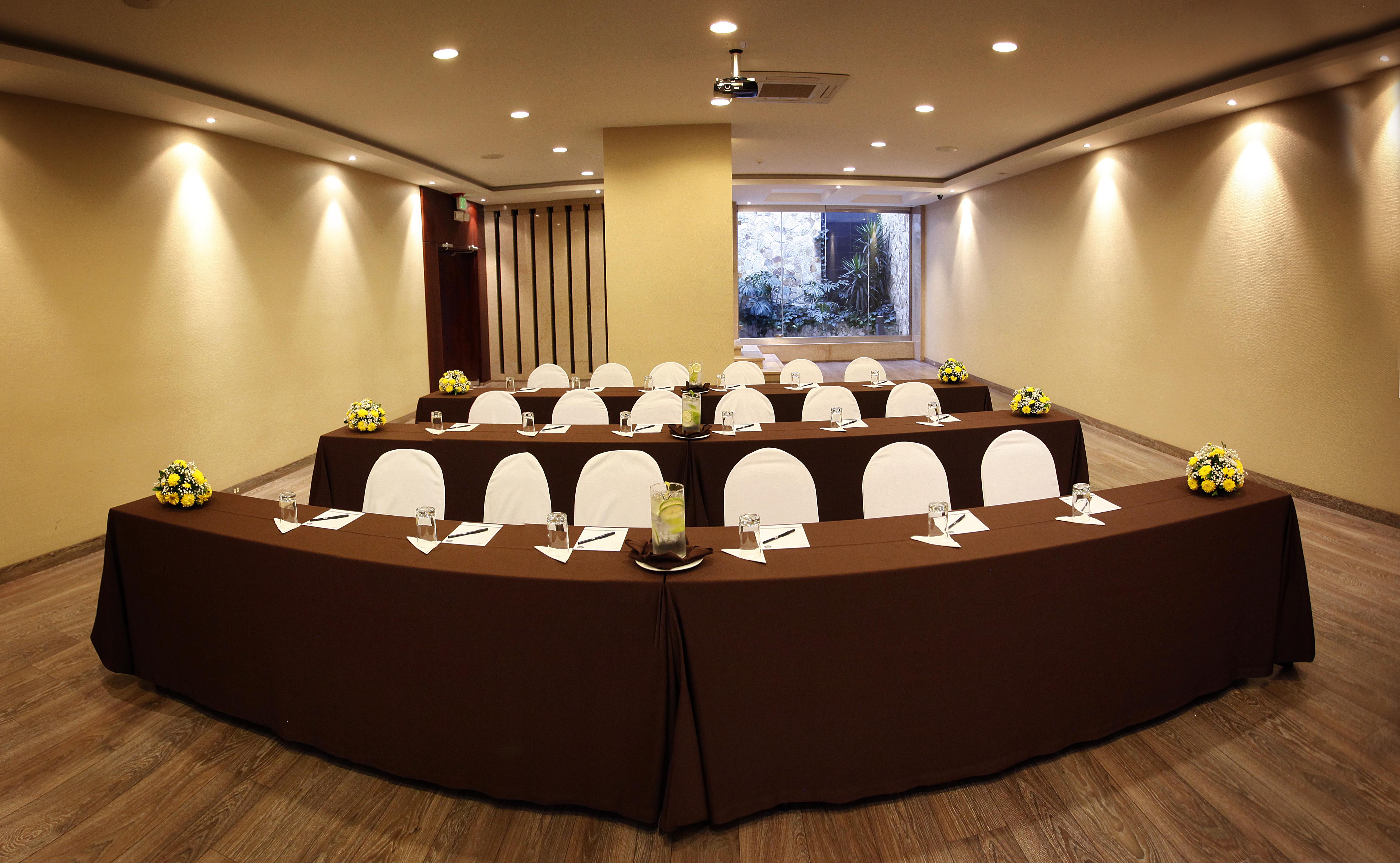 Hotel Reina Isabel Quito Luaran gambar