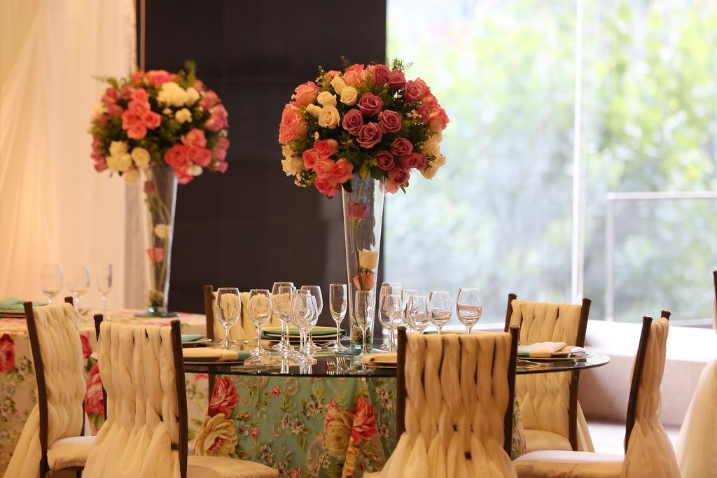 Hotel Reina Isabel Quito Luaran gambar