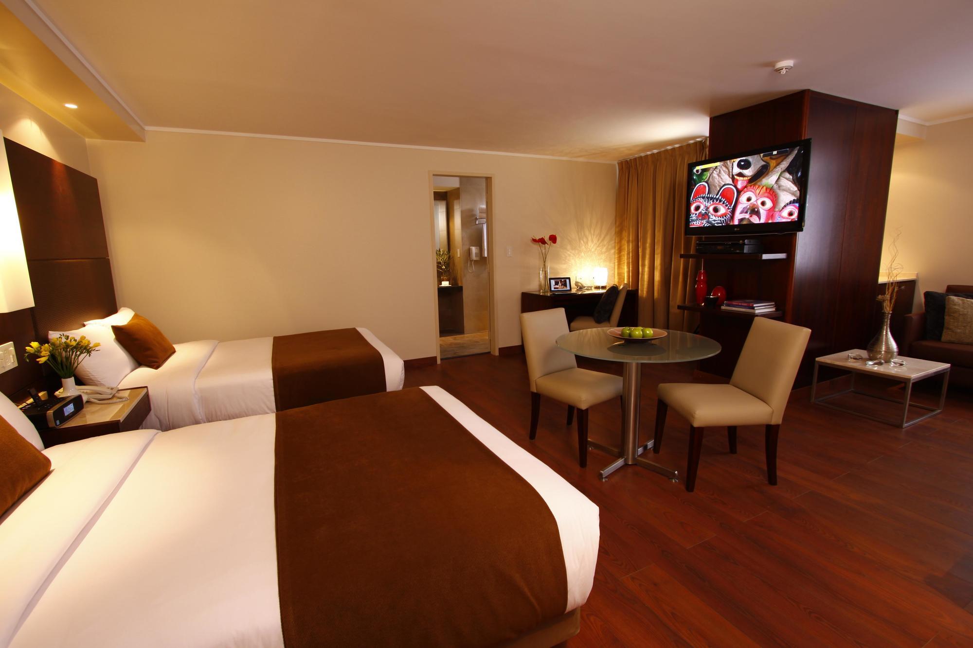 Hotel Reina Isabel Quito Luaran gambar
