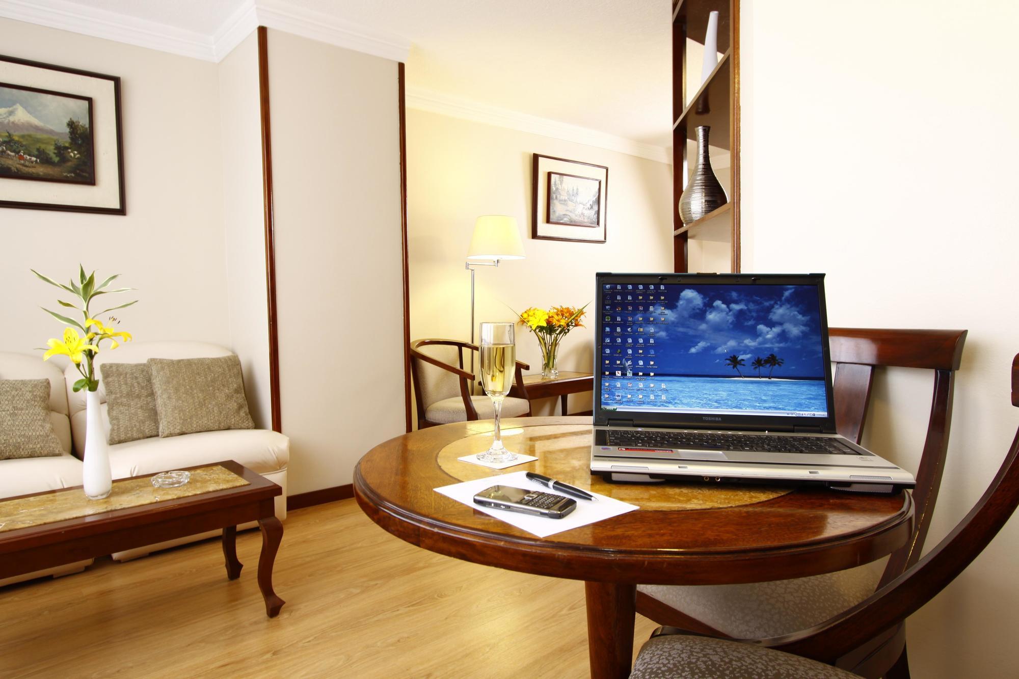 Hotel Reina Isabel Quito Luaran gambar