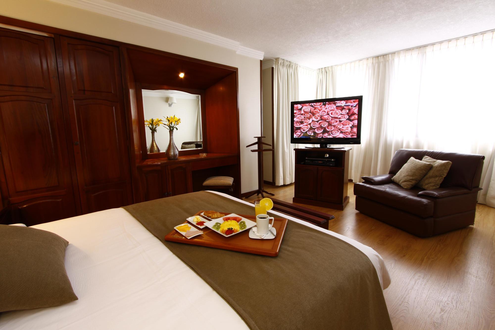 Hotel Reina Isabel Quito Luaran gambar