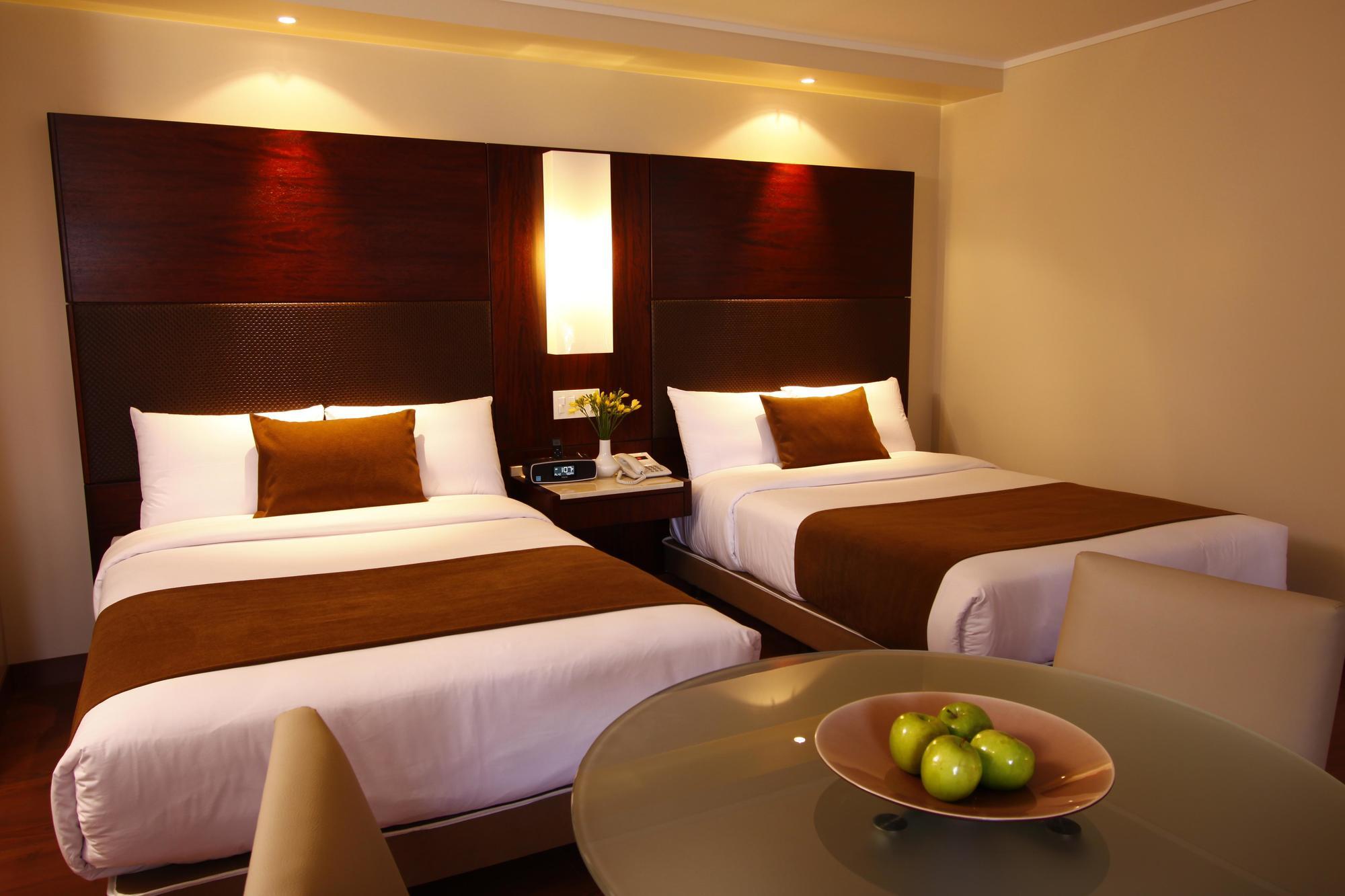 Hotel Reina Isabel Quito Luaran gambar