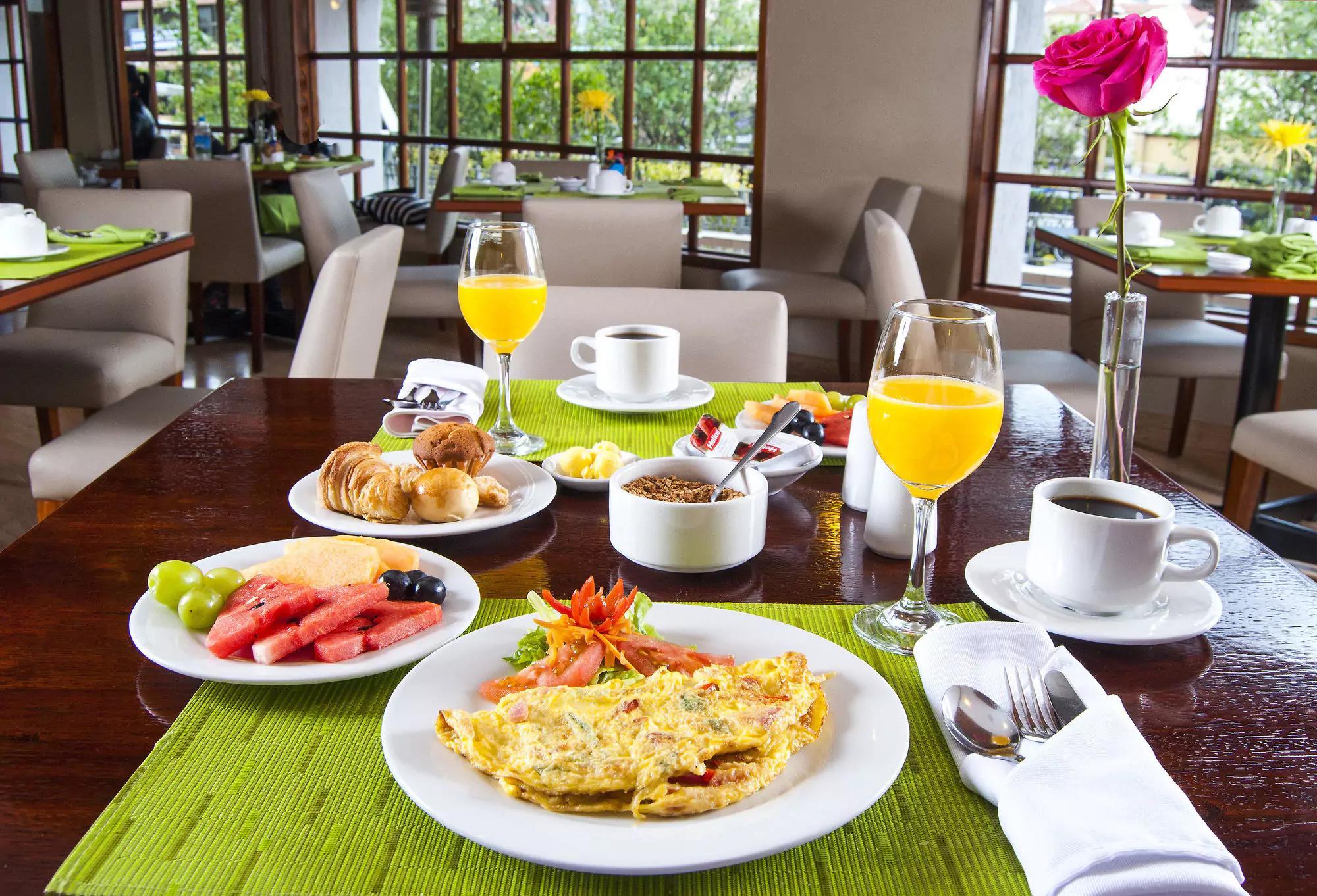 Hotel Reina Isabel Quito Luaran gambar